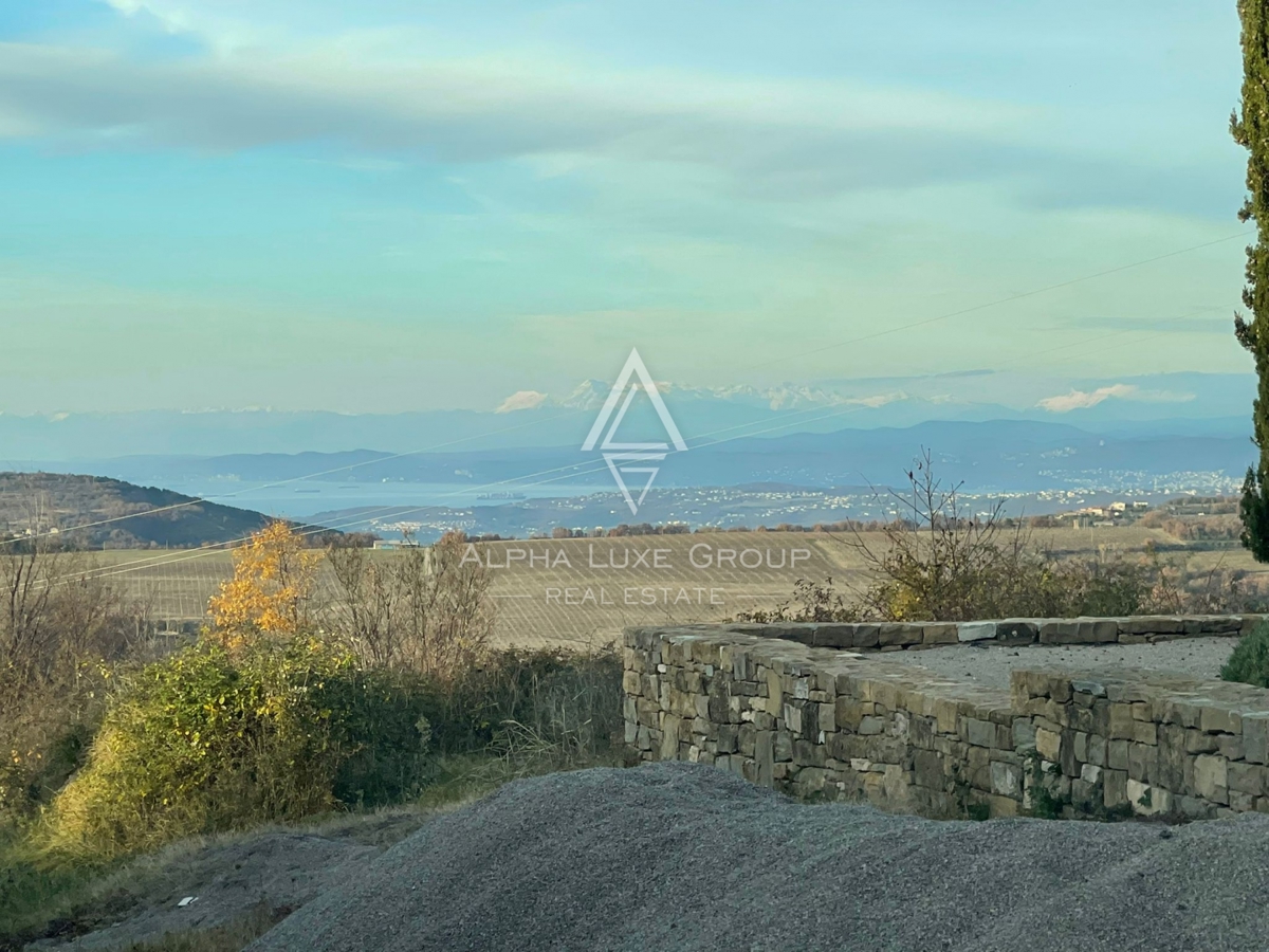 Istria, Momjan: Casa in pietra rinnovata con vista