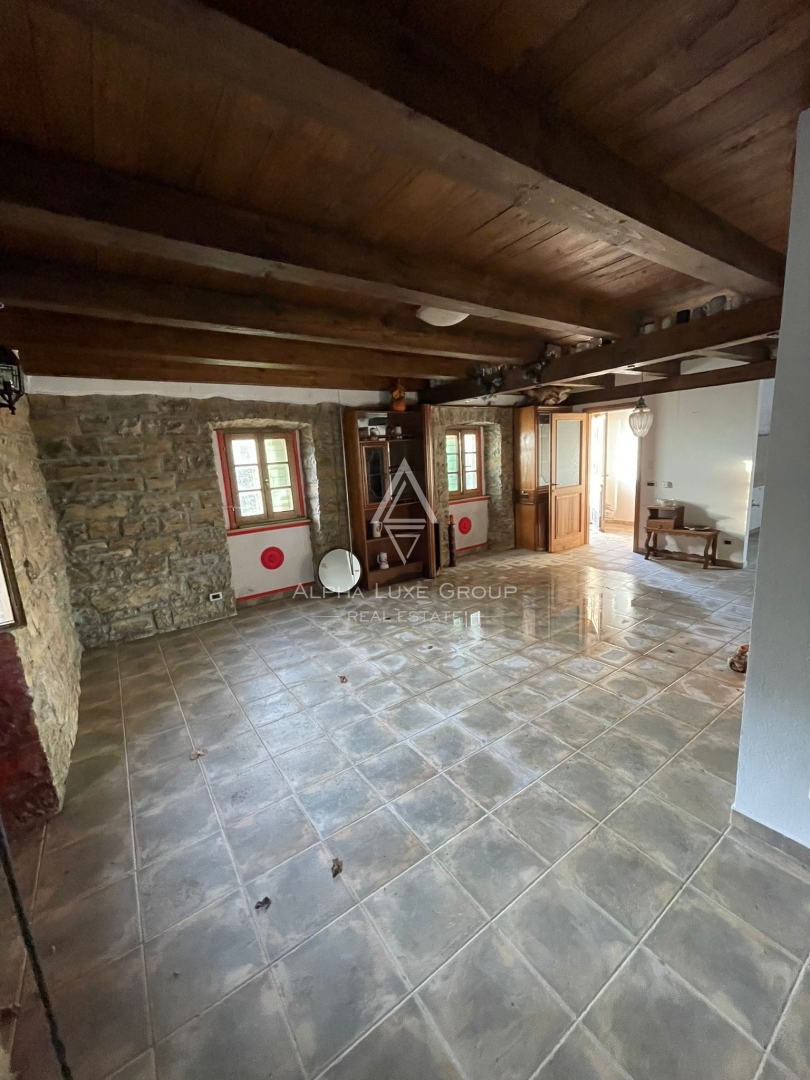 Istria, Momjan: Casa in pietra rinnovata con vista