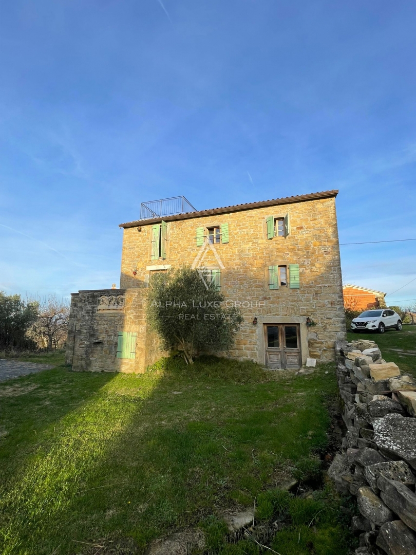 Istria, Momjan: Casa in pietra rinnovata con vista