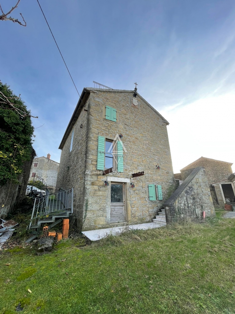 Istria, Momjan: Casa in pietra rinnovata con vista