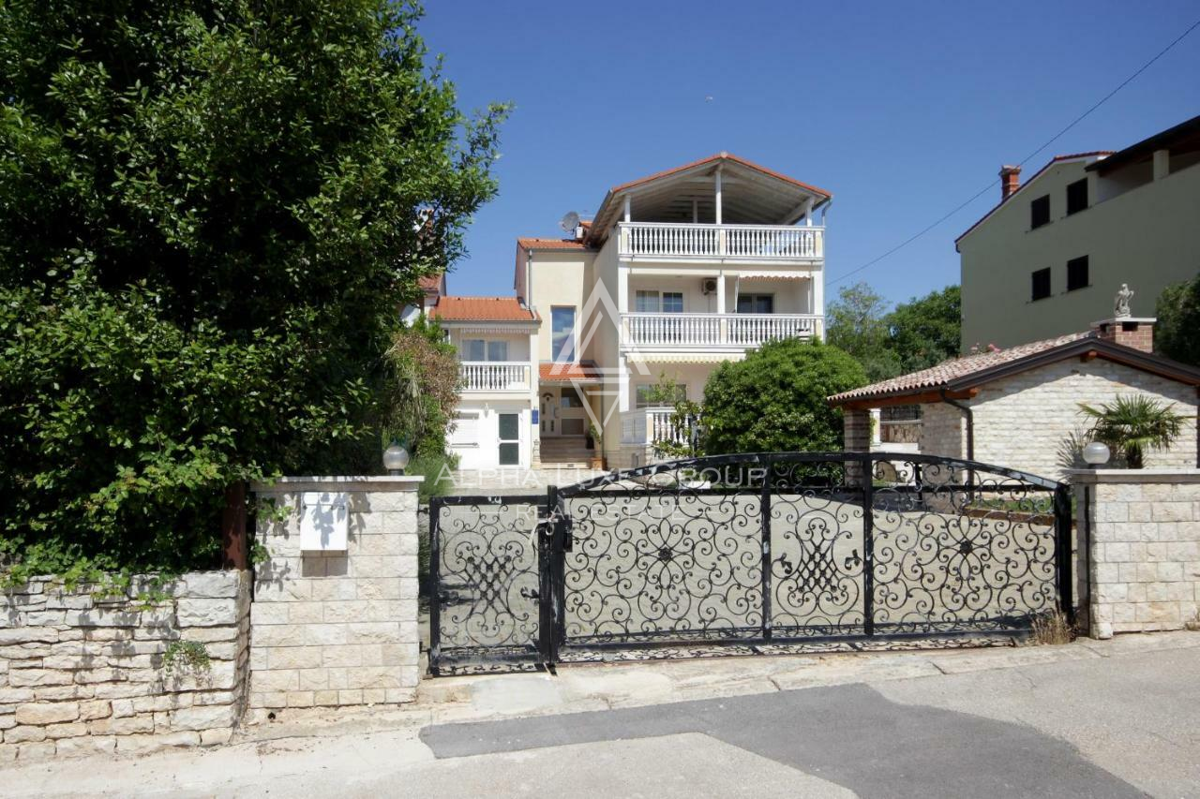 Istria, Banjole: Casa appartamenti vicino mare
