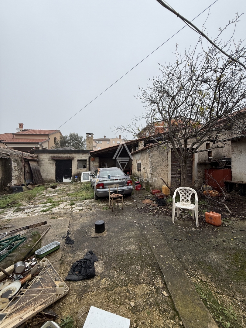 Istria, Poreč – casa a schiera con potenziale