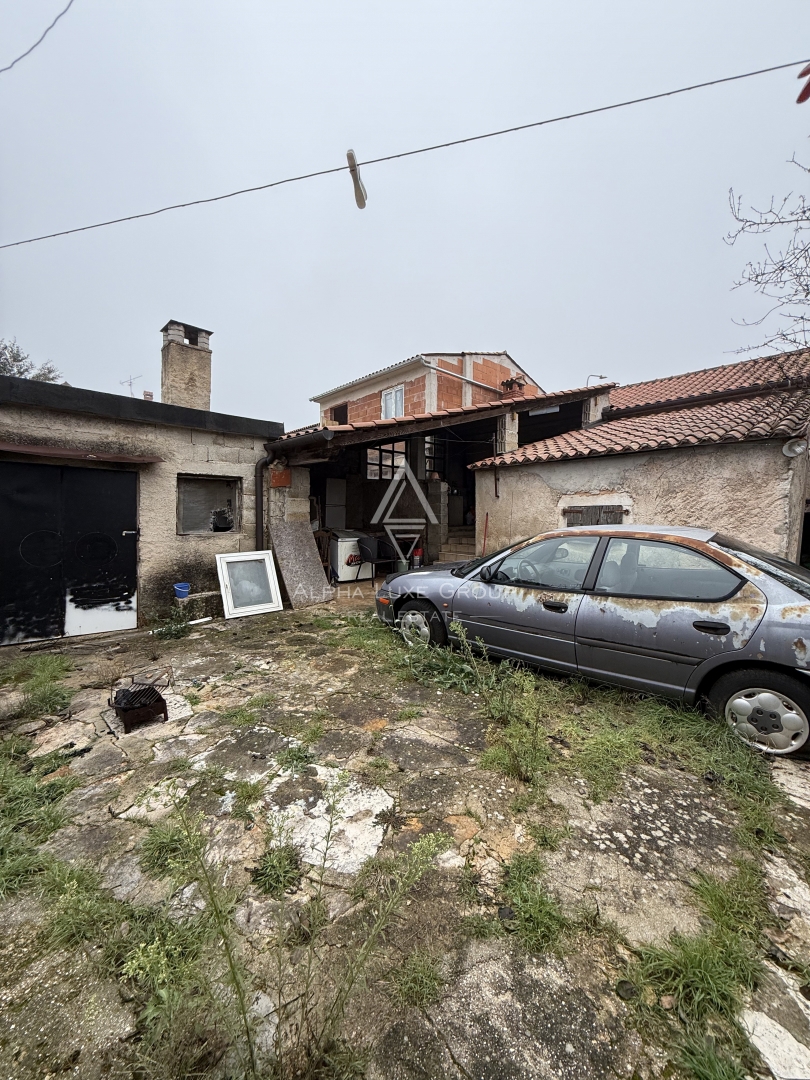 Istria, Poreč – casa a schiera con potenziale