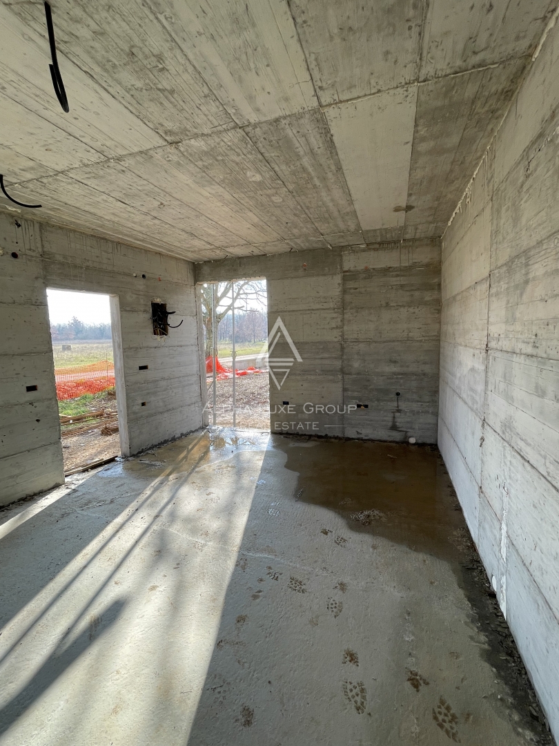 Istria, Poreč – appartamento moderno con loggia