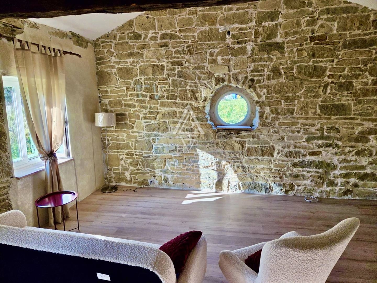 Istria, Sovinjak – casa in pietra ristrutturata con sauna