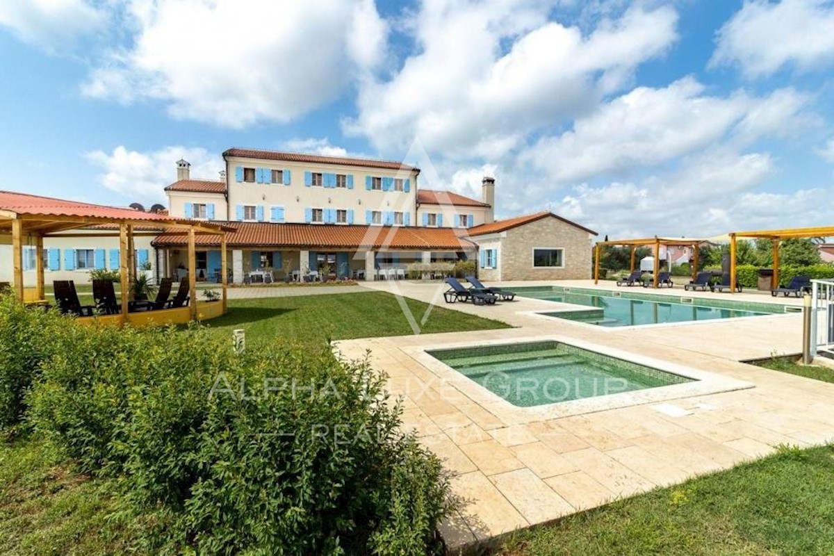 Hotel con piscina a 3 km dal mare, Istria, Pola