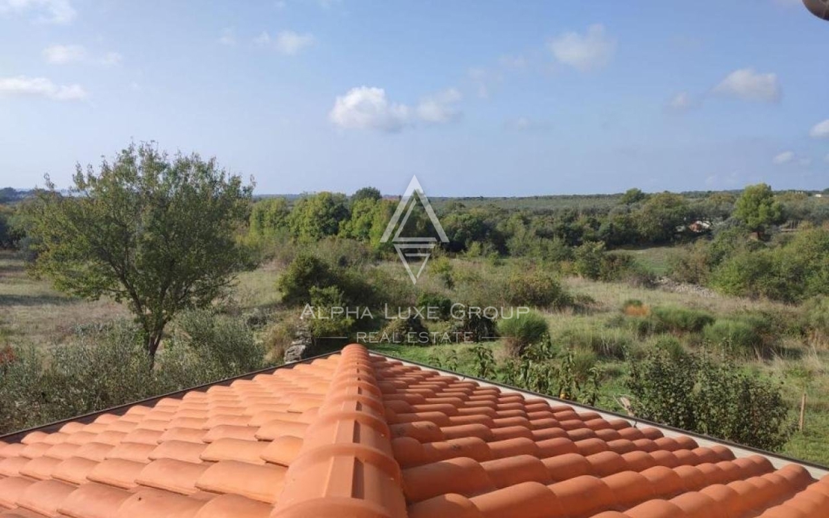 Istria, Vodnjan, Elegante villa con vista mare e ampio giardino