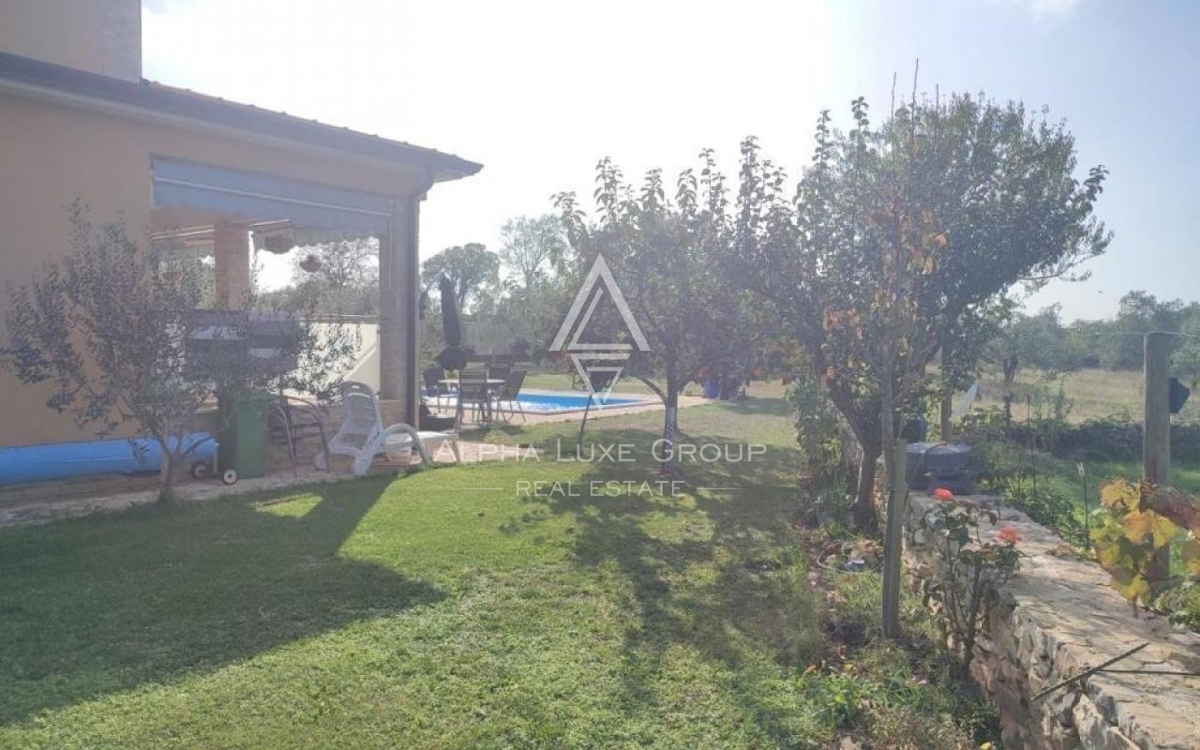 Istria, Vodnjan, Elegante villa con vista mare e ampio giardino