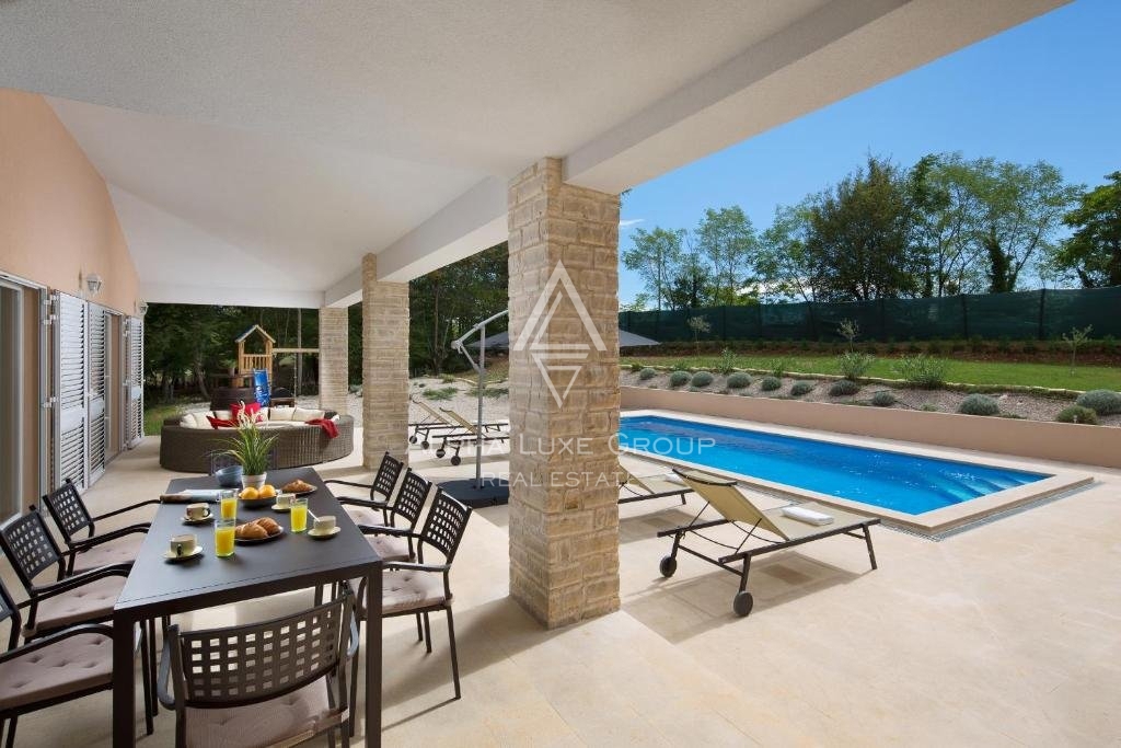 Istria, Labin: Elegante villa con spa e piscina in vendita