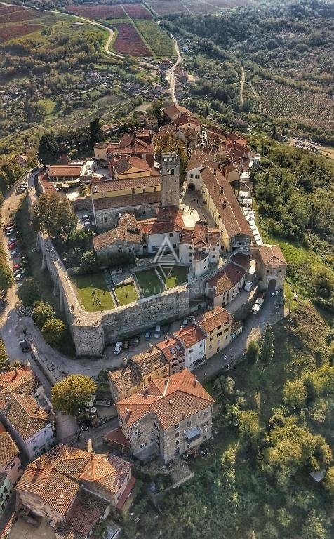 Istria, Labin: Elegante villa con spa e piscina in vendita