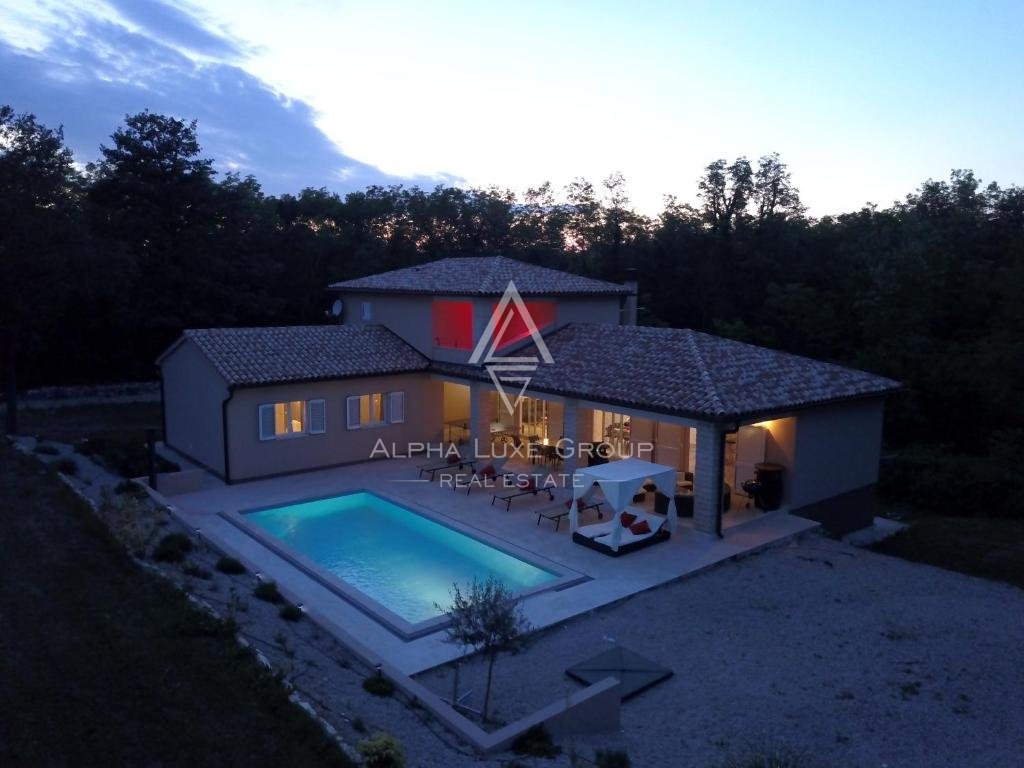 Istria, Labin: Elegante villa con spa e piscina in vendita