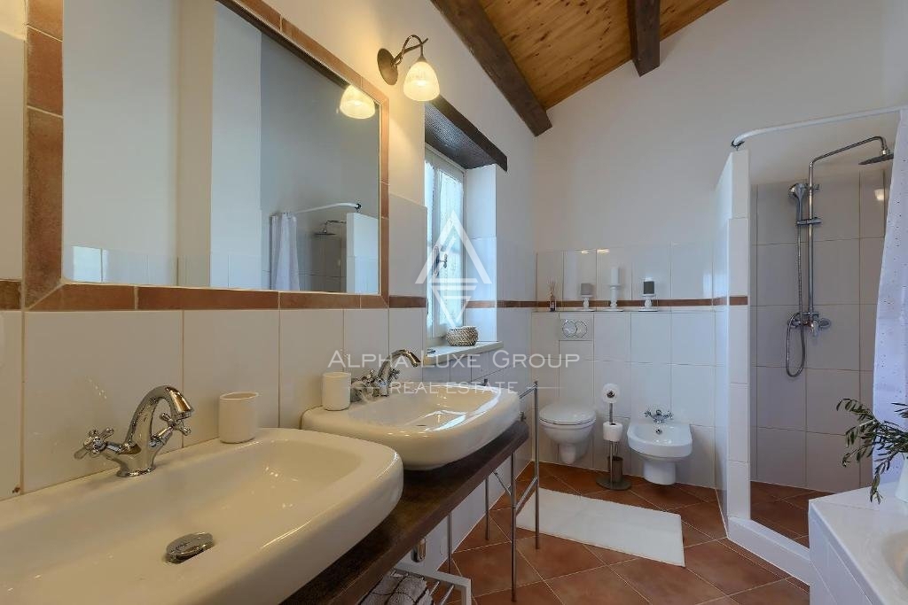Centro di Poreč: Elegante villa in pietra con piscina in vendita