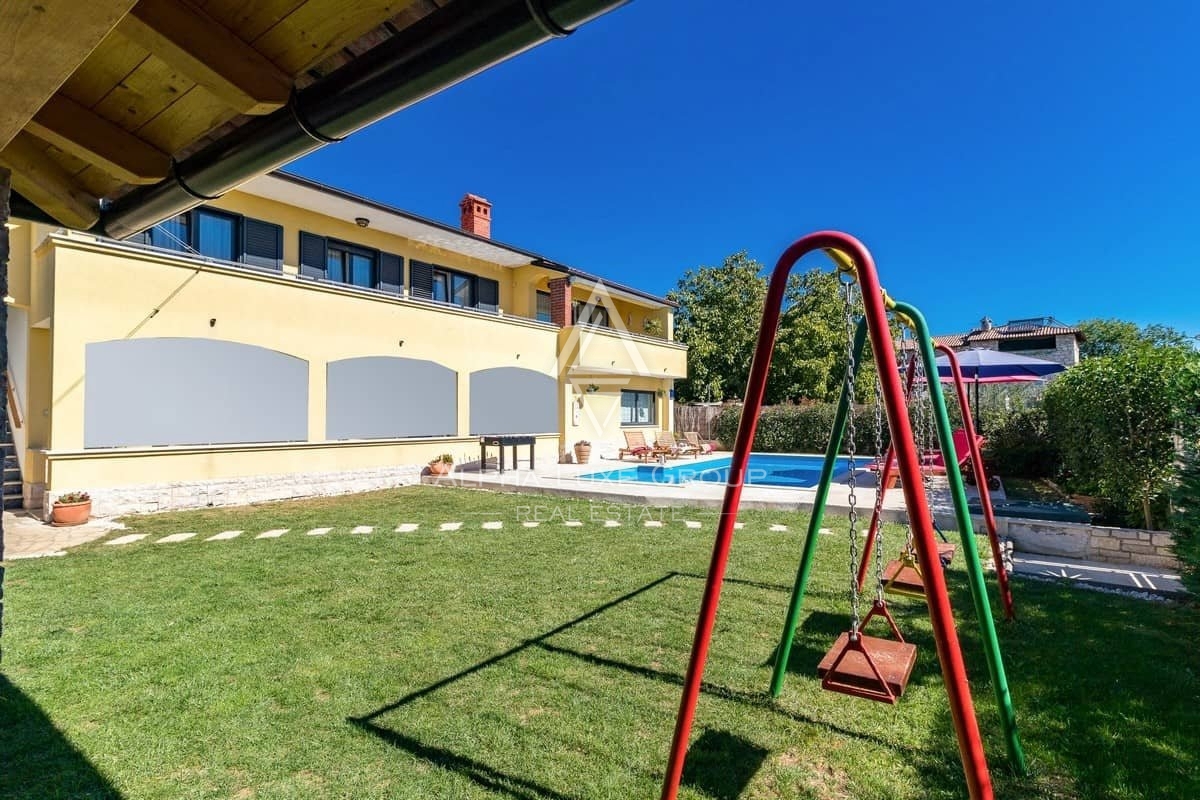 Istria, Svetvinčenat - Residenza con doppia unità abitativa e piscina