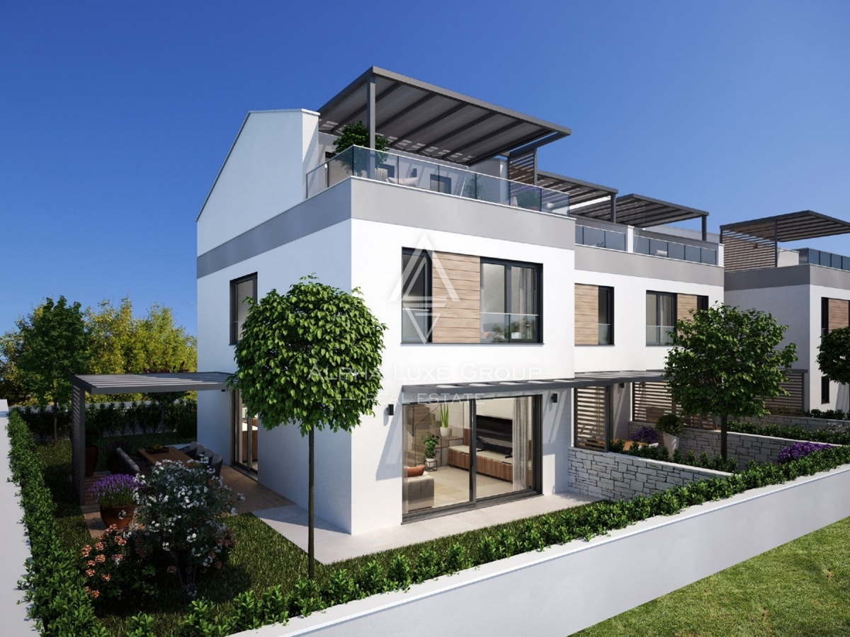 Poreč - Nuova casa a schiera vicino al mare in vendita