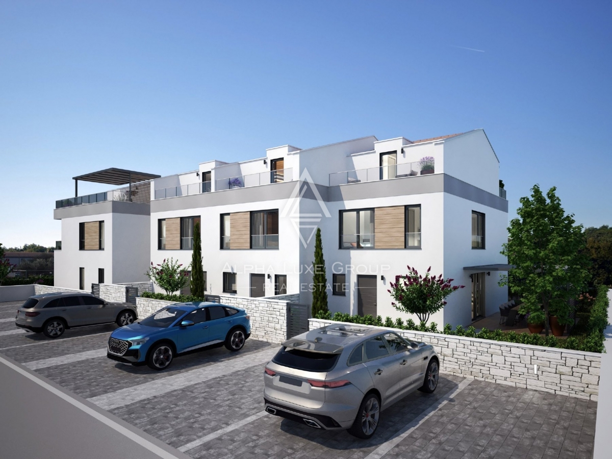 Poreč - Nuova casa a schiera vicino al mare in vendita