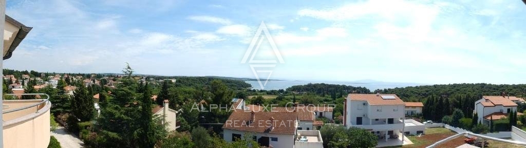 Zona di Medulin: Incantevole villa con vista mare e 13 appartamenti