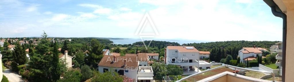 Zona di Medulin: Incantevole villa con vista mare e 13 appartamenti