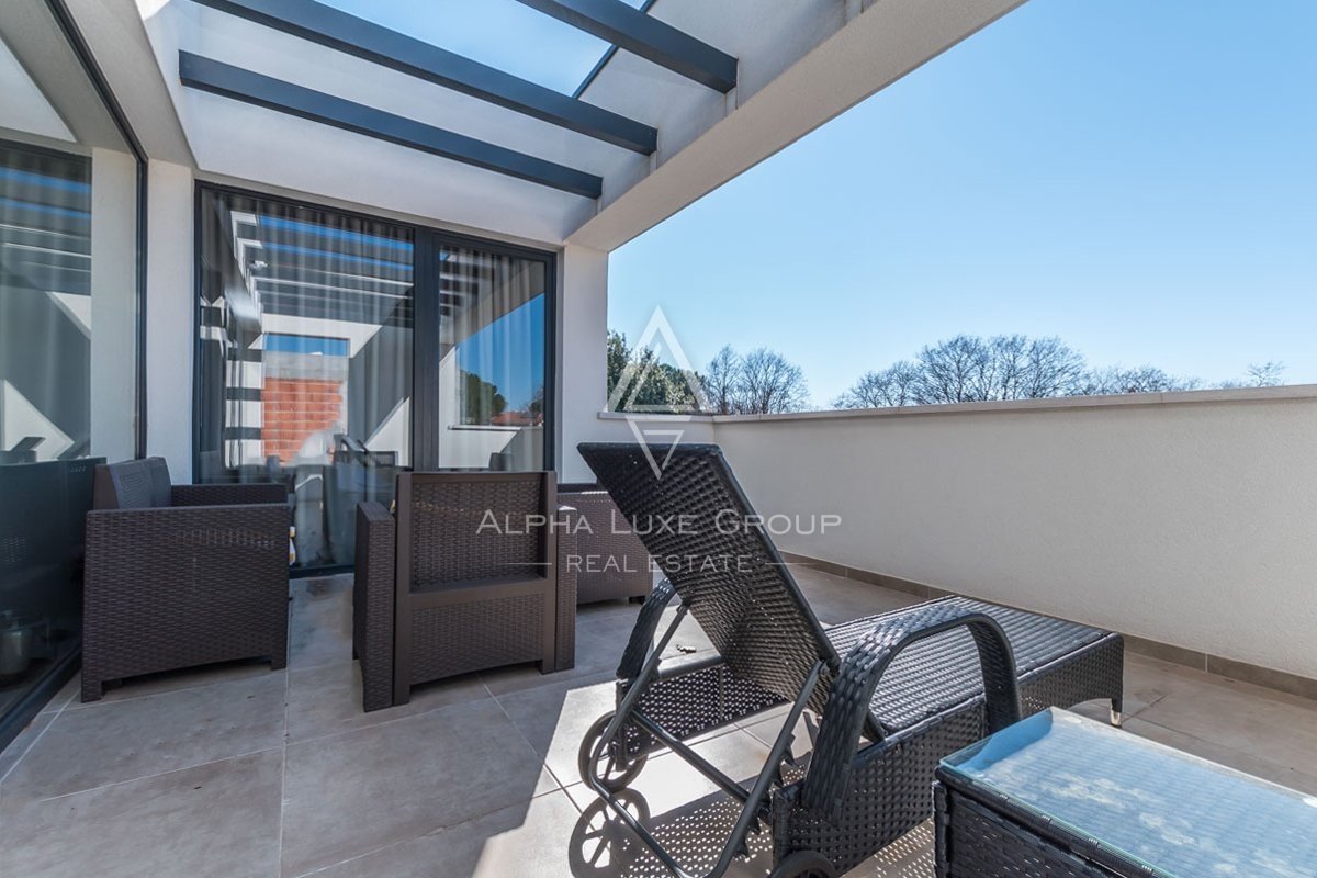 Esclusiva villa di 4 camere con design moderno vicino al centro di Poreč