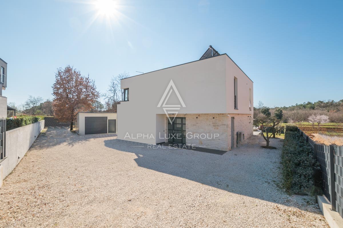Esclusiva villa di 4 camere con design moderno vicino al centro di Poreč