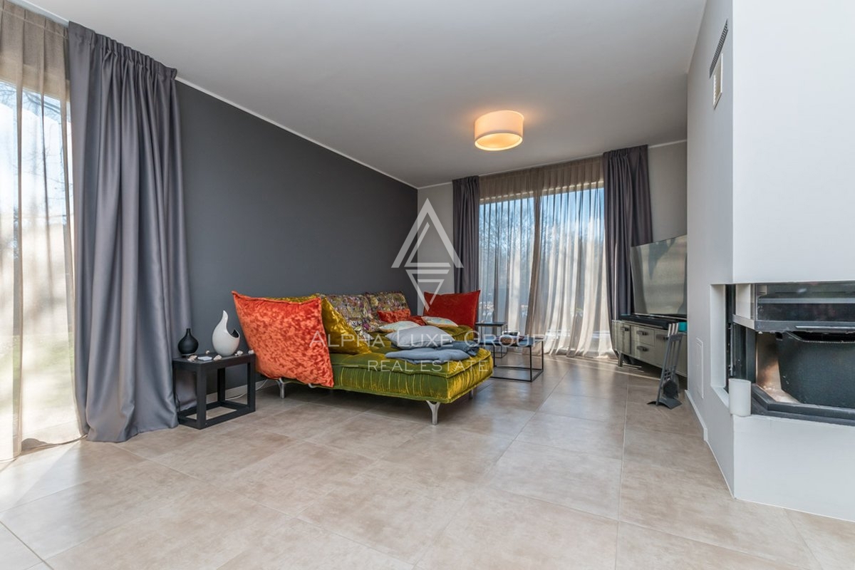 Esclusiva villa di 4 camere con design moderno vicino al centro di Poreč