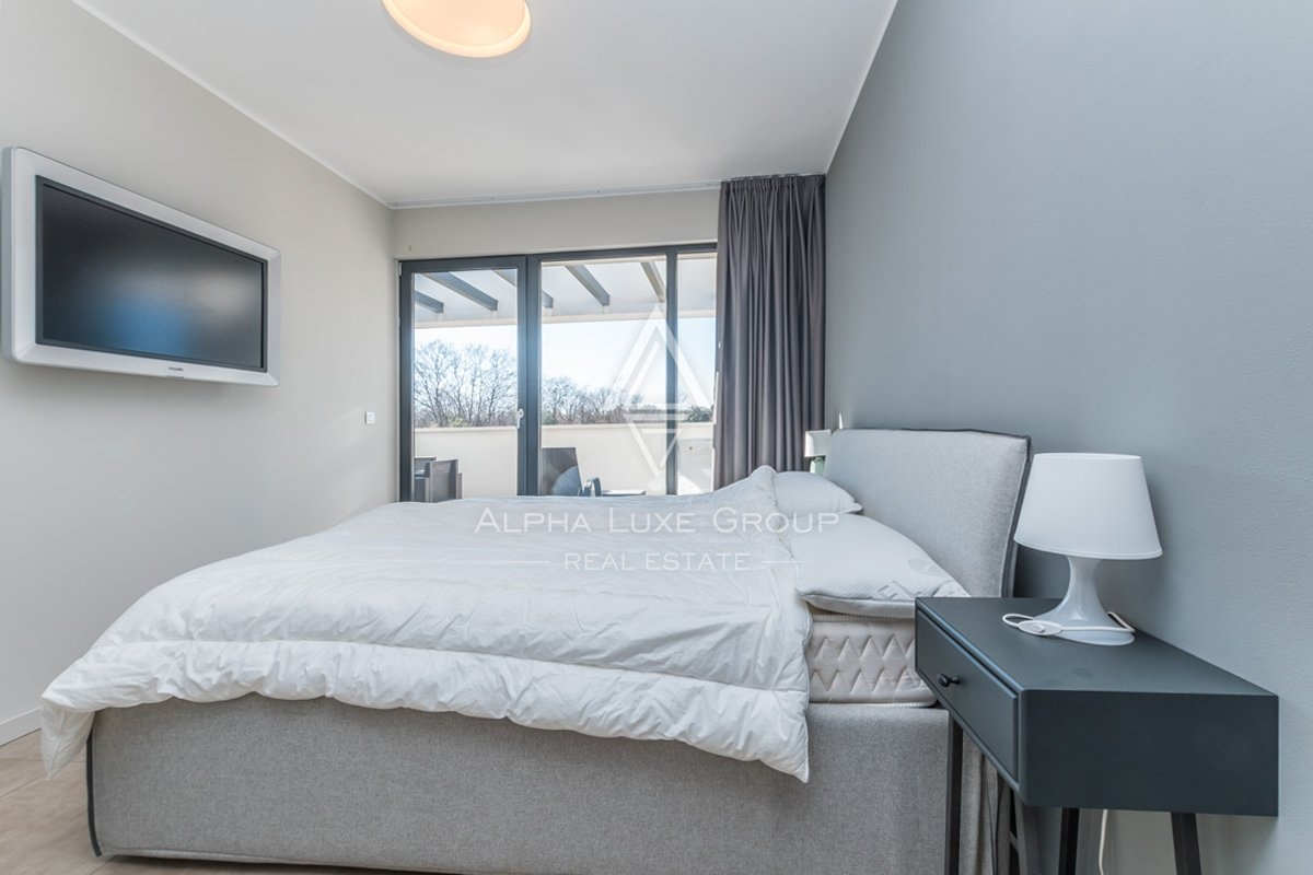 Esclusiva villa di 4 camere con design moderno vicino al centro di Poreč