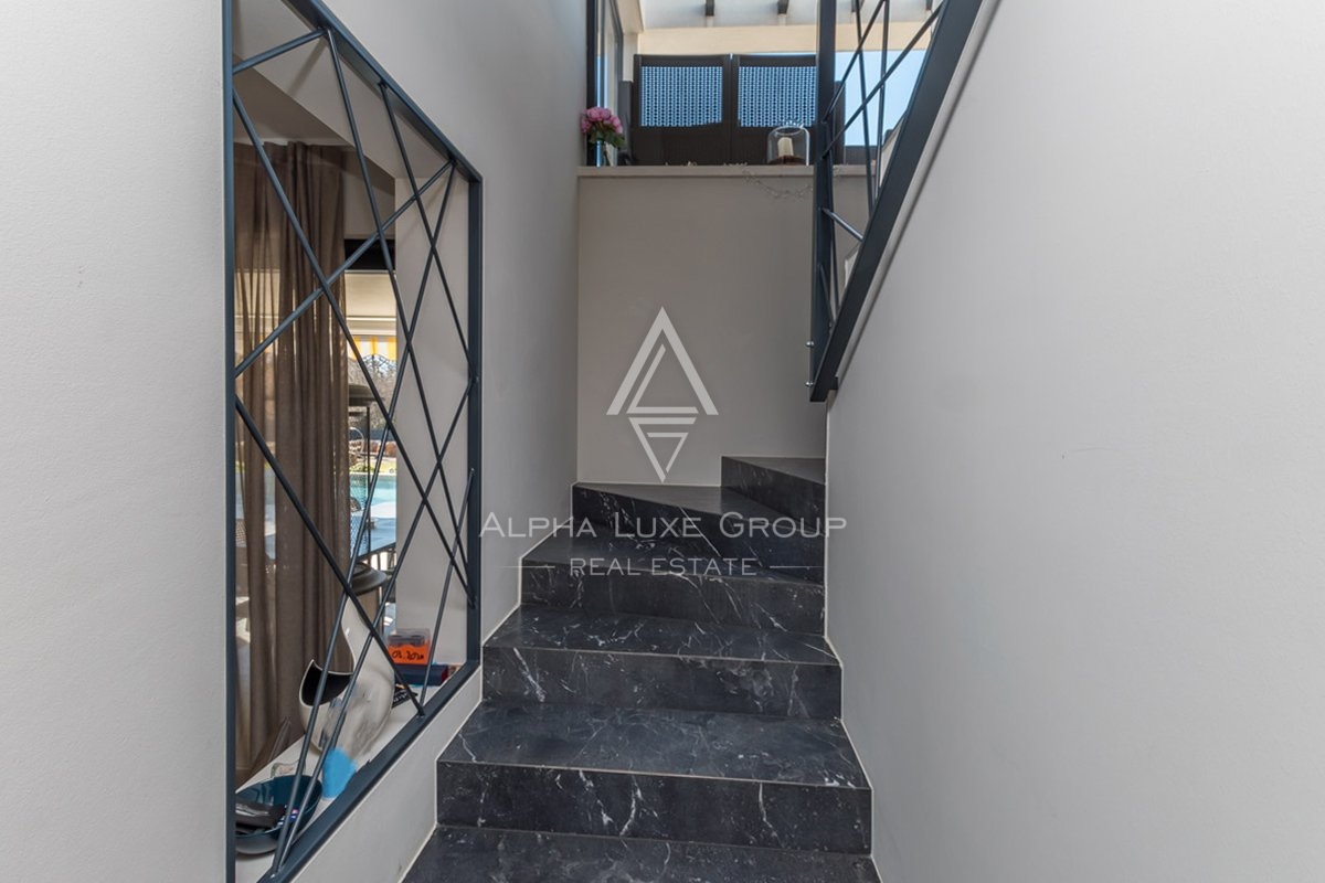 Esclusiva villa di 4 camere con design moderno vicino al centro di Poreč