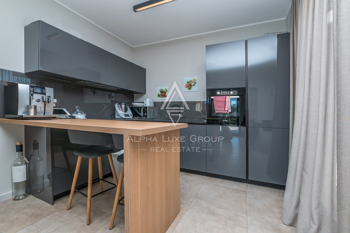 Esclusiva villa di 4 camere con design moderno vicino al centro di Poreč