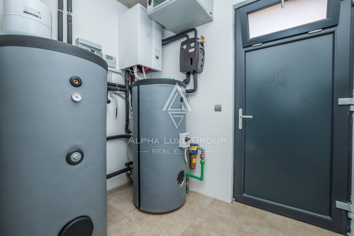 Esclusiva villa di 4 camere con design moderno vicino al centro di Poreč