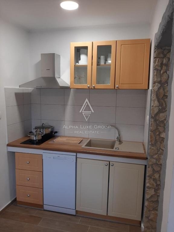 Labin, Istria: Casa versatile con spazio commerciale in vendita
