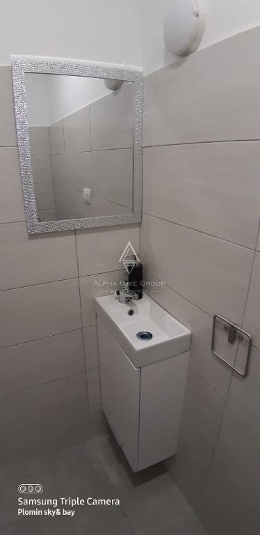 Labin, Istria: Casa versatile con spazio commerciale in vendita