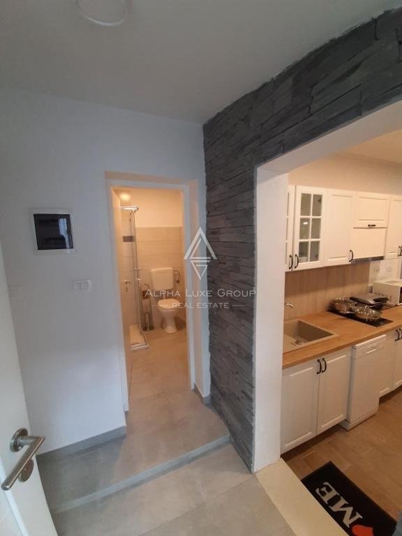 Labin, Istria: Casa versatile con spazio commerciale in vendita