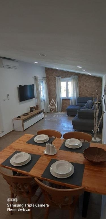 Labin, Istria: Casa versatile con spazio commerciale in vendita
