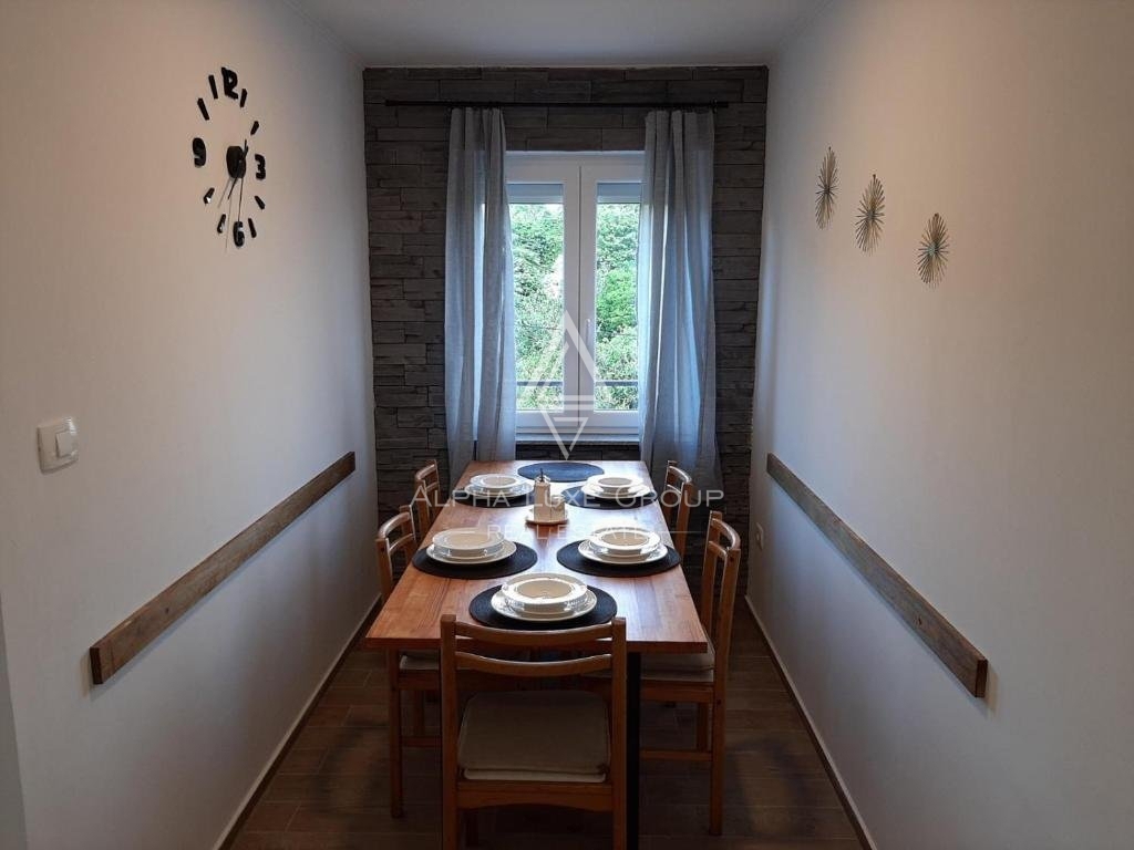 Labin, Istria: Casa versatile con spazio commerciale in vendita