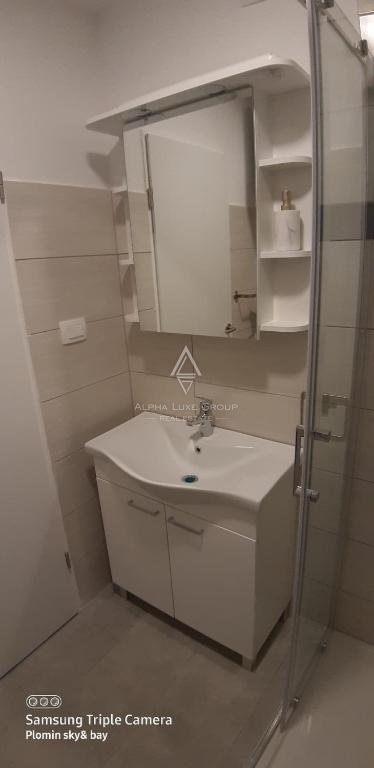 Labin, Istria: Casa versatile con spazio commerciale in vendita