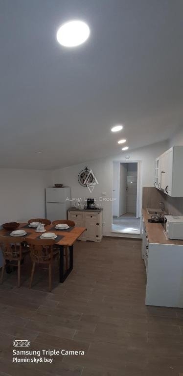 Labin, Istria: Casa versatile con spazio commerciale in vendita