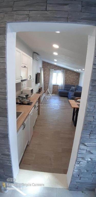 Labin, Istria: Casa versatile con spazio commerciale in vendita