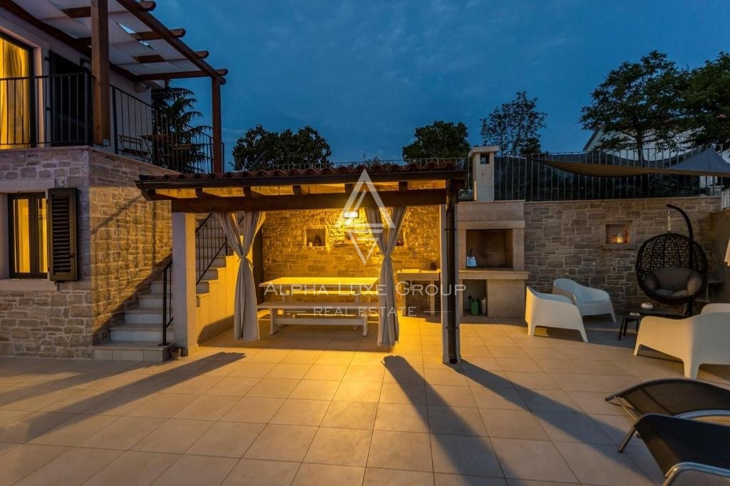 Tinjan, Istria - Villa elegante con vista mare, piscina e ampio giardino