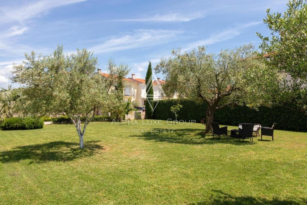 Rovigno, Istria: Hotel di Lusso con Vista Mare in Posizione Strategica