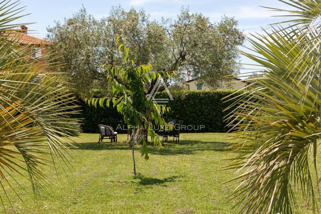 Rovigno, Istria: Hotel di Lusso con Vista Mare in Posizione Strategica