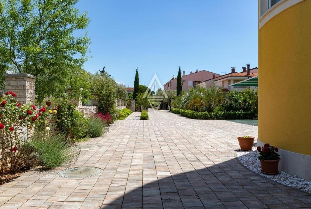 Rovigno, Istria: Hotel di Lusso con Vista Mare in Posizione Strategica