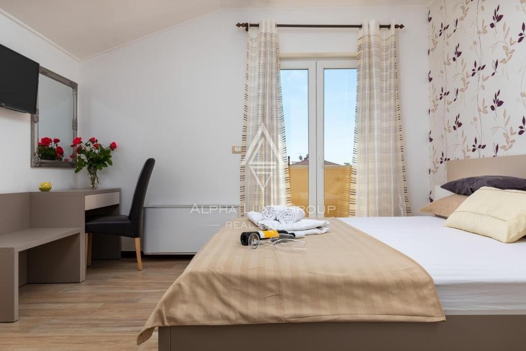 Rovigno, Istria: Hotel di Lusso con Vista Mare in Posizione Strategica