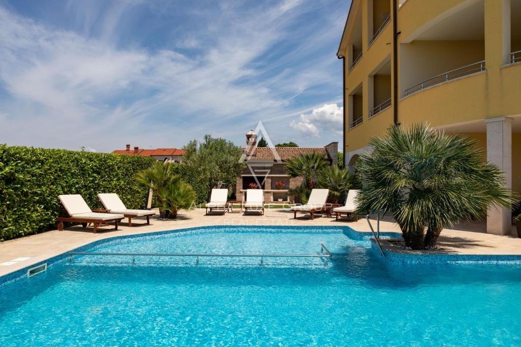 Rovigno, Istria: Hotel di Lusso con Vista Mare in Posizione Strategica