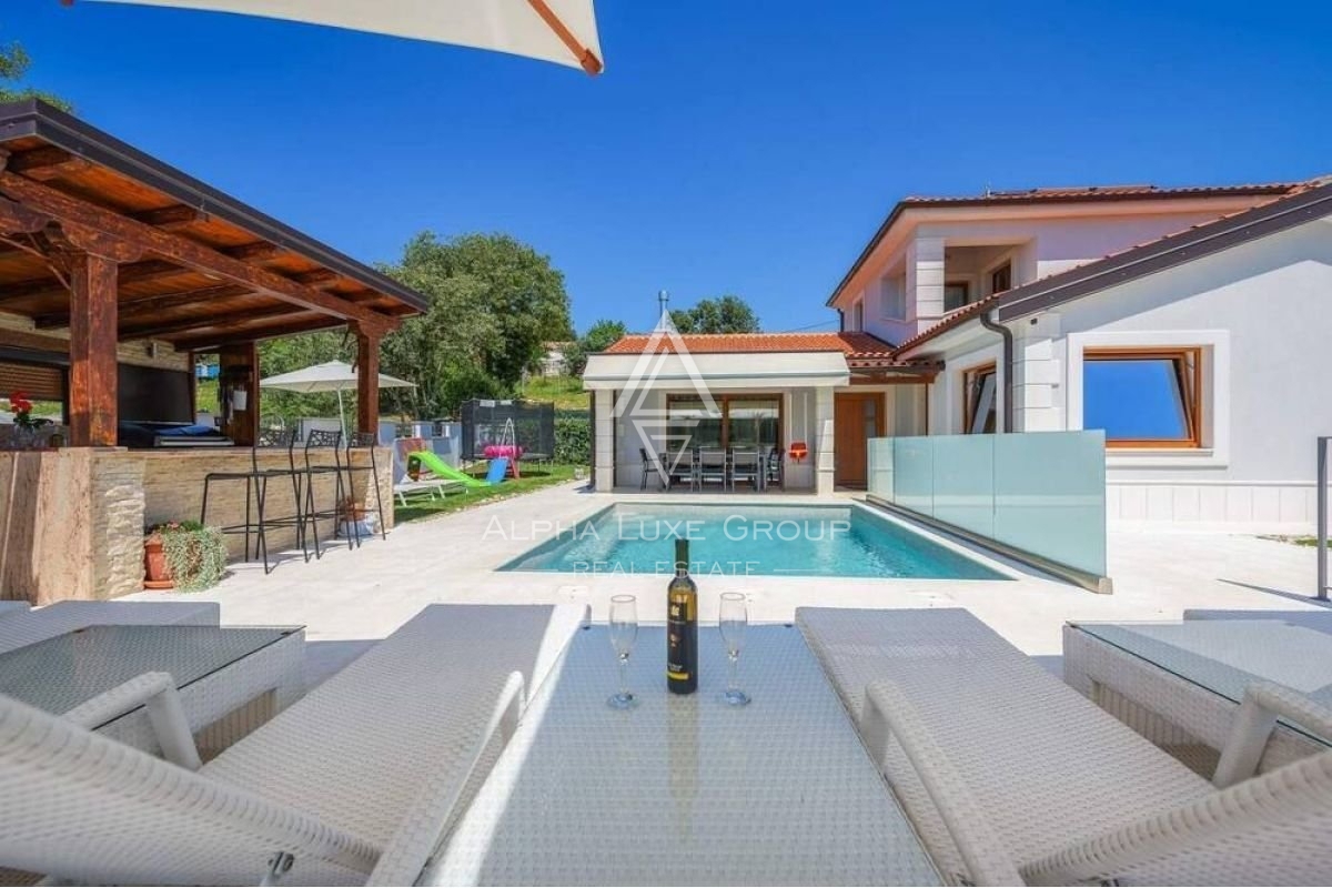 Meravigliosa villa con piscina e giardino paesaggistico, Istria, Novigrad