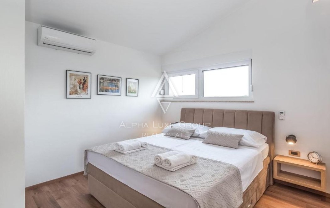 Villa con piscina, posizione tranquilla, Parenzo.