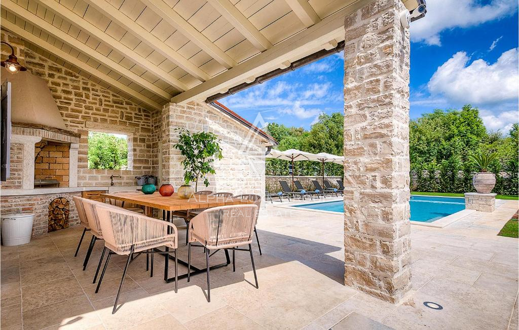 Kanfanar, Istria: Villa elegante con piscina e giardino