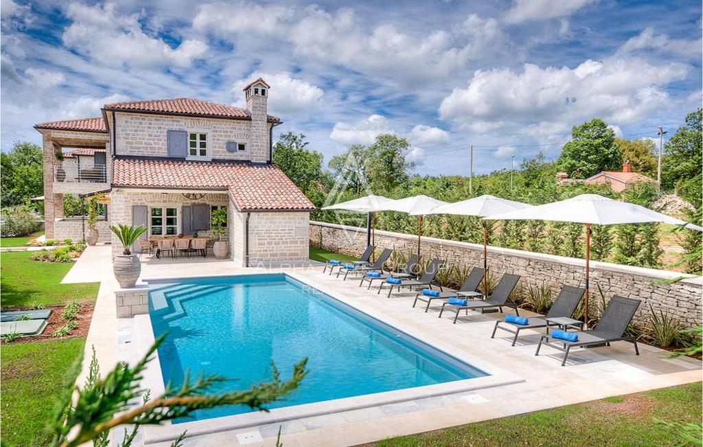Kanfanar, Istria: Villa elegante con piscina e giardino