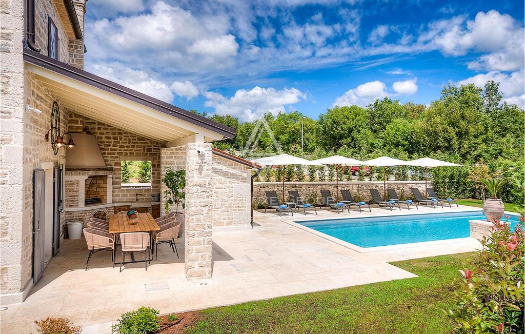 Kanfanar, Istria: Villa elegante con piscina e giardino