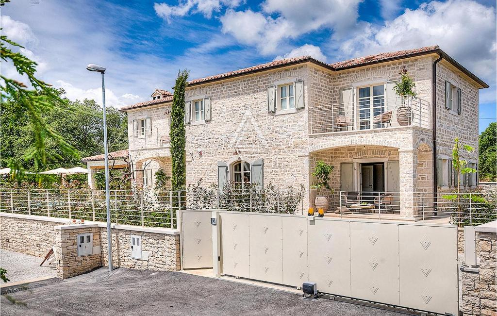 Kanfanar, Istria: Villa elegante con piscina e giardino