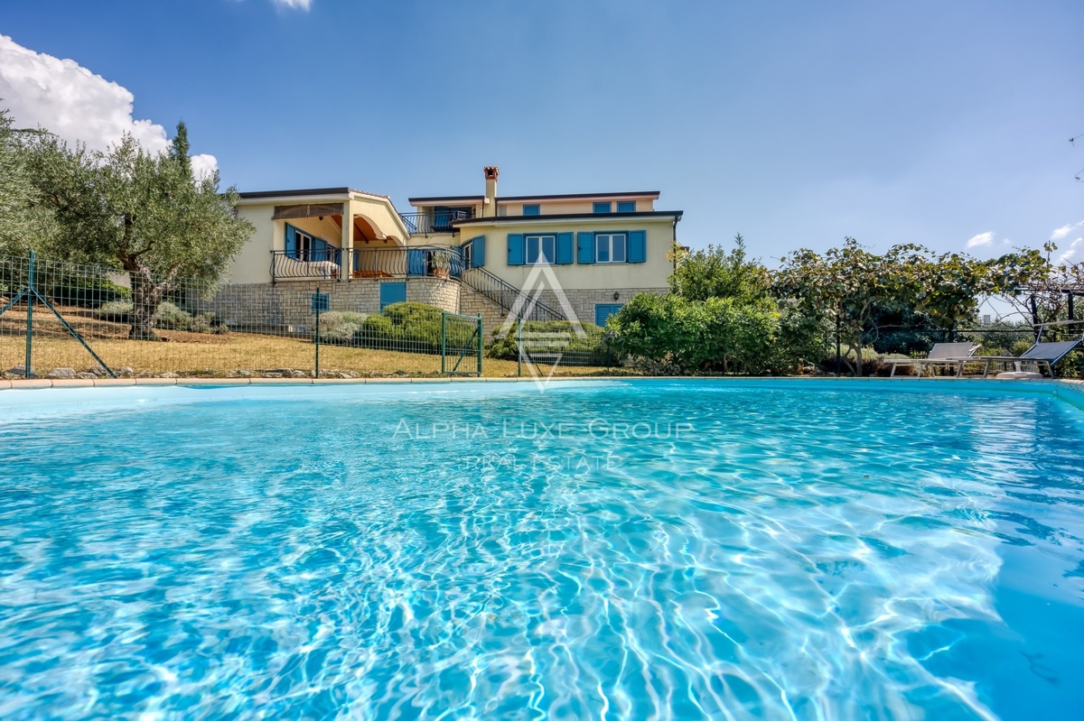 Istria, Kaštelir-Labinci: Casa con piscina e vista mare