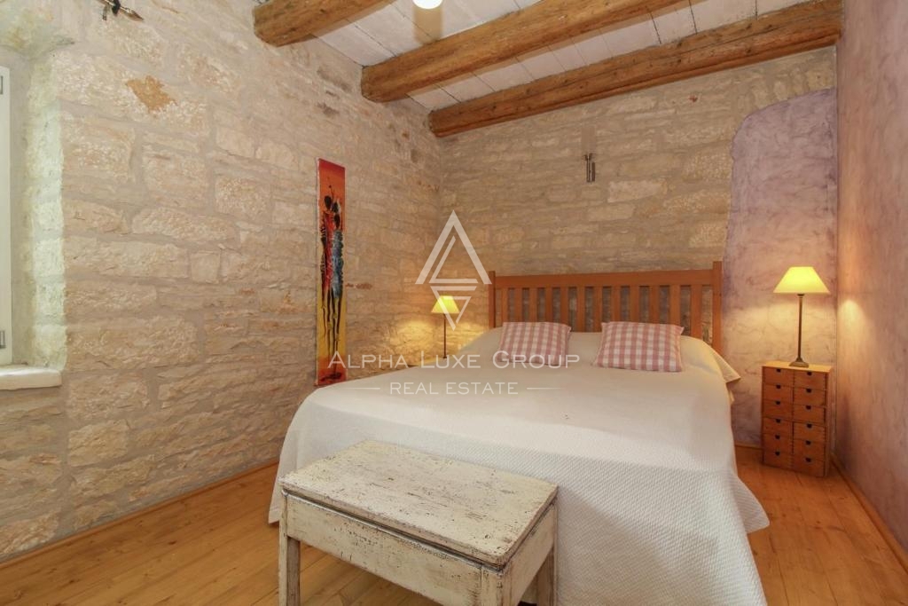 Svetvinčenat, Istria – Autentica casa in pietra con piscina